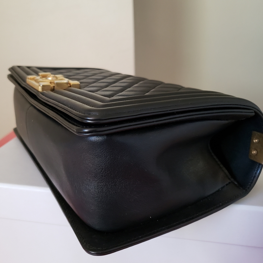 Chanel black lambskin bag gold hw old medium bag - Picture 6 of 8